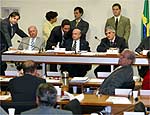 Deputados debatem em sesso da CPI dos Correios