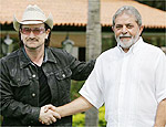 Bono, líder do U2, se encontra com Lula em Brasília