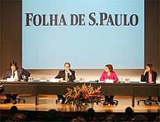 Jaime Abello Banfi, da Fundao Novo Jornalismo Ibero-americano, Julio Blanck, do "Clarn", Renata Lo Prete, da Folha, e Jennifer Moyer, do on-line do "Washington Post" ( direita)