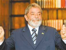 Presidente Luiz Incio Lula da Silva responde a perguntas durante sabatina da Folha