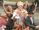Rei Momo, rainha e princesa do Carnaval desfilam no Rio