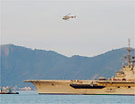 Porta-avies atracado no Arsenal de Marinha do Rio