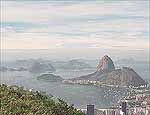 Vista area do Po de Acar com enseada de Botafogo  frente