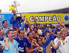 Cruzeirenses comemoram ttulo em 2003