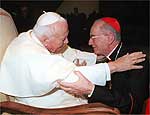 O papa Joo Paulo 2 recebe d. Cludio Hummes