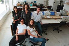 Maria Jlia, 31, Anna Helena, 29, Henrique, 30 (em p), Fernanda, 29, e Sabrina, 30