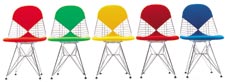 Cadeiras do casal americano Charles e Ray Eames, o começo da Vitra; ao lado, Fehlbaum com as Panton Chair, de Werner Panton