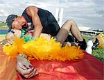 Veto de beijo gay em novela motiva protesto em Brasília