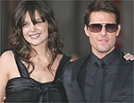 Katie Holmes e Tom Cruise fazem primeira apario