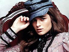 Modelo mineira Liliane Ferrarezi foi revelada pelo Supermodel Brasil em 2002
