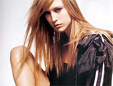 Gaúcha Raquel Zimmermann foi estrela da campanha da marca italiana Prada em 2004