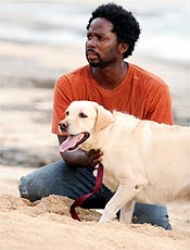 Labrador Vincent com Michel, pai do garoto Walt, dono do cachorro