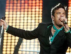 Cantor britnico Robbie Williams far um show no dia 18 de outubro na Praa da Apoteose