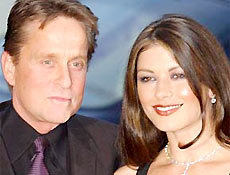 Michael Douglas, 62, e Catherine Zeta-Jones, 37, so casados desde novembro de 2000