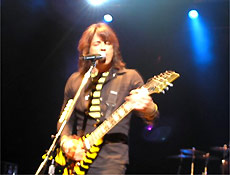 Michael Sweet, guitarrista e vocalista do Stryper, durante show em São Paulo