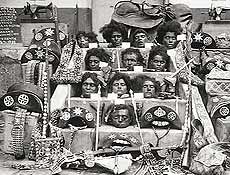 Foto dos integrantes do bando de Lampio decapitados, que est no livro "Cangaceiros"