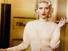 Scarlett Johansson est em "Dlia Negra", que estria nesta sexta-feira no circuito nacional