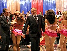 Berlusconi  retratado no incio de suas investidas nos meios de comunicao