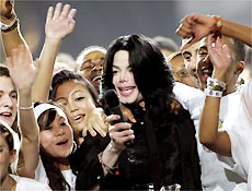 Michael Jackson cantou "We Are the World"