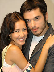 Leo Rosa e Maytê Piragibe; veja galeria de fotos da novela