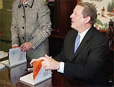 Al Gore em tarde de autógrafos de seu livro "Uma Verdade Inconveniente", em SP