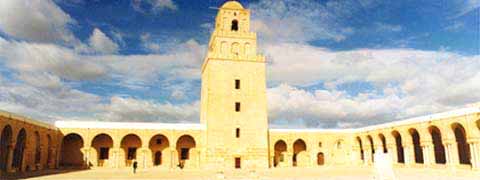 A grande mesquita, onde, diz a tradição, esteve o profeta Maomé