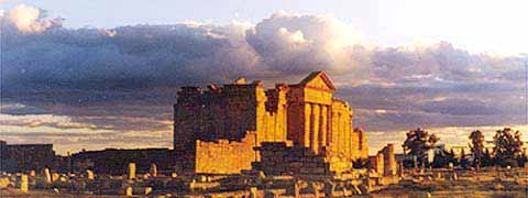 Templos de Jpiter, Juno e Minerva, na antiga cidade romana de Sufetula
