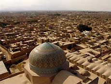 Vista de Yazd a partir da mesquita Jame