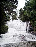 Carto postal de Gonalves, cachoeira do Simo  destino preferido de turistas
