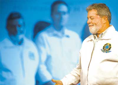 Lula durante a inaugurao de fbrica em Ipojuca (PE)