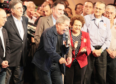 Lula participa de comício do candidato a prefeito de Belo Horizonte