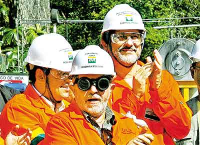 Eduardo Braga, governador do AM, Lula e Gabrielli, presidente da Petrobras, em obra de gasoduto
