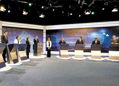  esquerda, os candidatos Chalita e Soninha e,  direita, Fidelix, Giannazi, Paulinho e Serra durante o debate <b>Folha</b>/RedeTV!