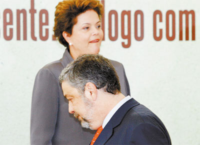 A presidente Dilma e Antonio Palocci em cerimnia no Planalto antes da sada do ministro