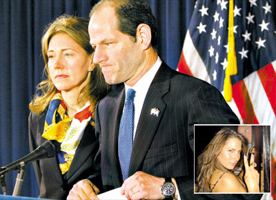 Ao lado da mulher, o democrata Eliot Spitzer renuncia ao governo de Nova York por se envolver com prostituio; Kristen, 22 (no destaque), ganhou US$ 4.300 por duas horas de trabalho