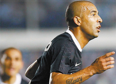 Corinthians vence 1 jogo da semi, que teve apago de luz e de Neymar