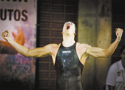 <b>CIELO SUPERA LENDAS DA NATAO:</b> Em So Paulo, brasileiro<br>faz os 50 m livre em 20s91, novo recorde mundial