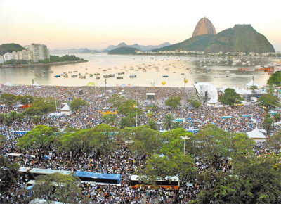 Evento da Igreja Universal na praia de Botafogo (RJ), que reuniu cerca de 1milho de pessoas, segundo a PM, e provocou caos no trnsito