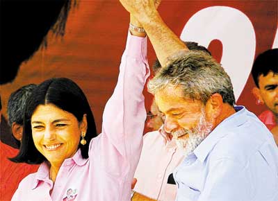 Em Timon (MA), Lula faz comcio com a candidata ao governo Roseana Sarney (PFL)