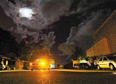 Rua da regio central de Recife s escuras durante apago
