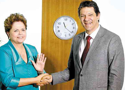 Dilma se encontra com o prefeito eleito, Fernando Haddad (PT), em Braslia; eles discutiram a renegociao da dvida de SP