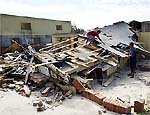 Ciclone destrói casa no Sul; veja outras imagens