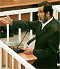 Veja imagens do julgamento do ex-ditador Saddam Hussein