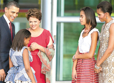 Dilma recebe no Palcio da Alvorada o presidente Obama, sua mulher, Michelle, e suas filhas, Sasha (de costas) e Malia