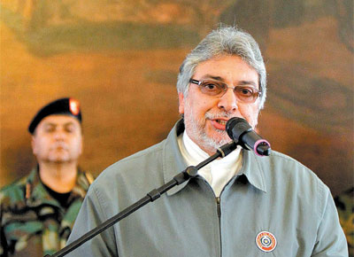O presidente Fernando Lugo fala no Palcio do Governo