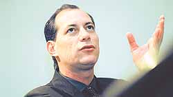 Folha de S.Paulo Rumo a 2002 Ciro nega omiss o de renda ao